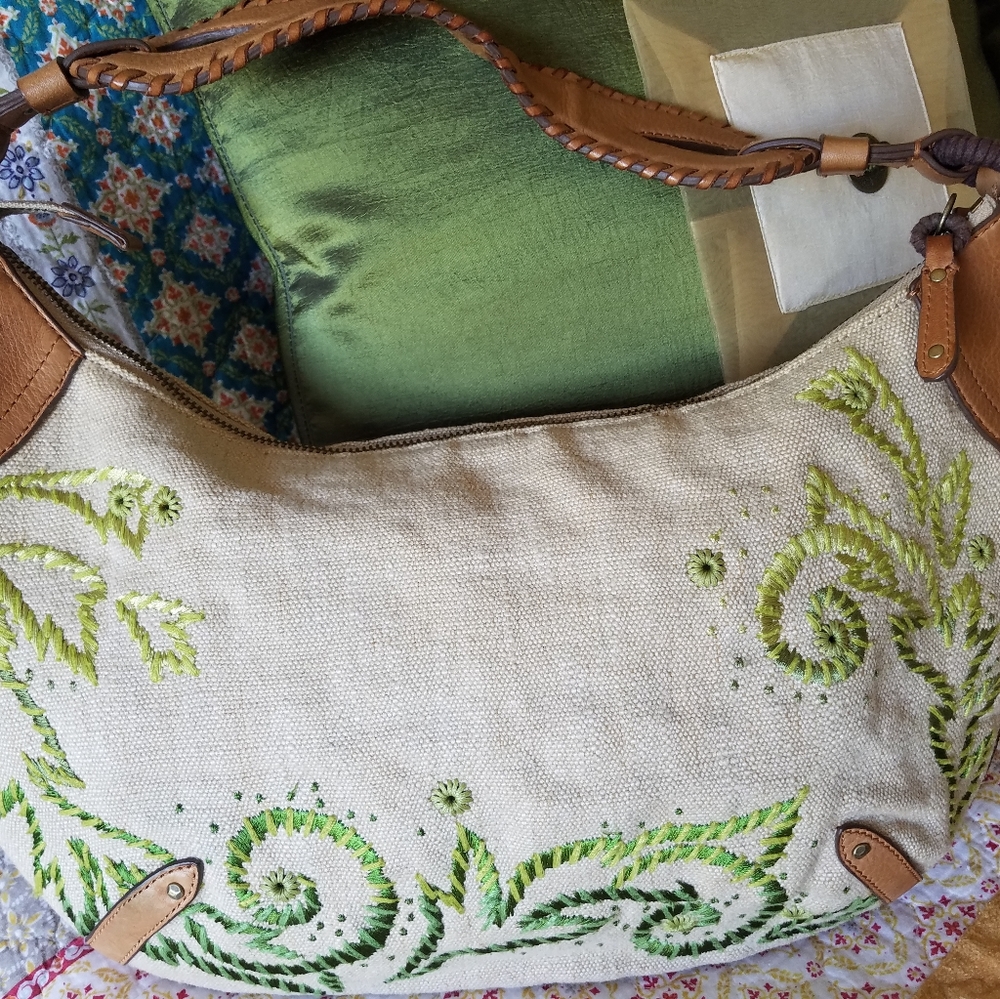 NEW Cole Haan embroidered bag 16×9